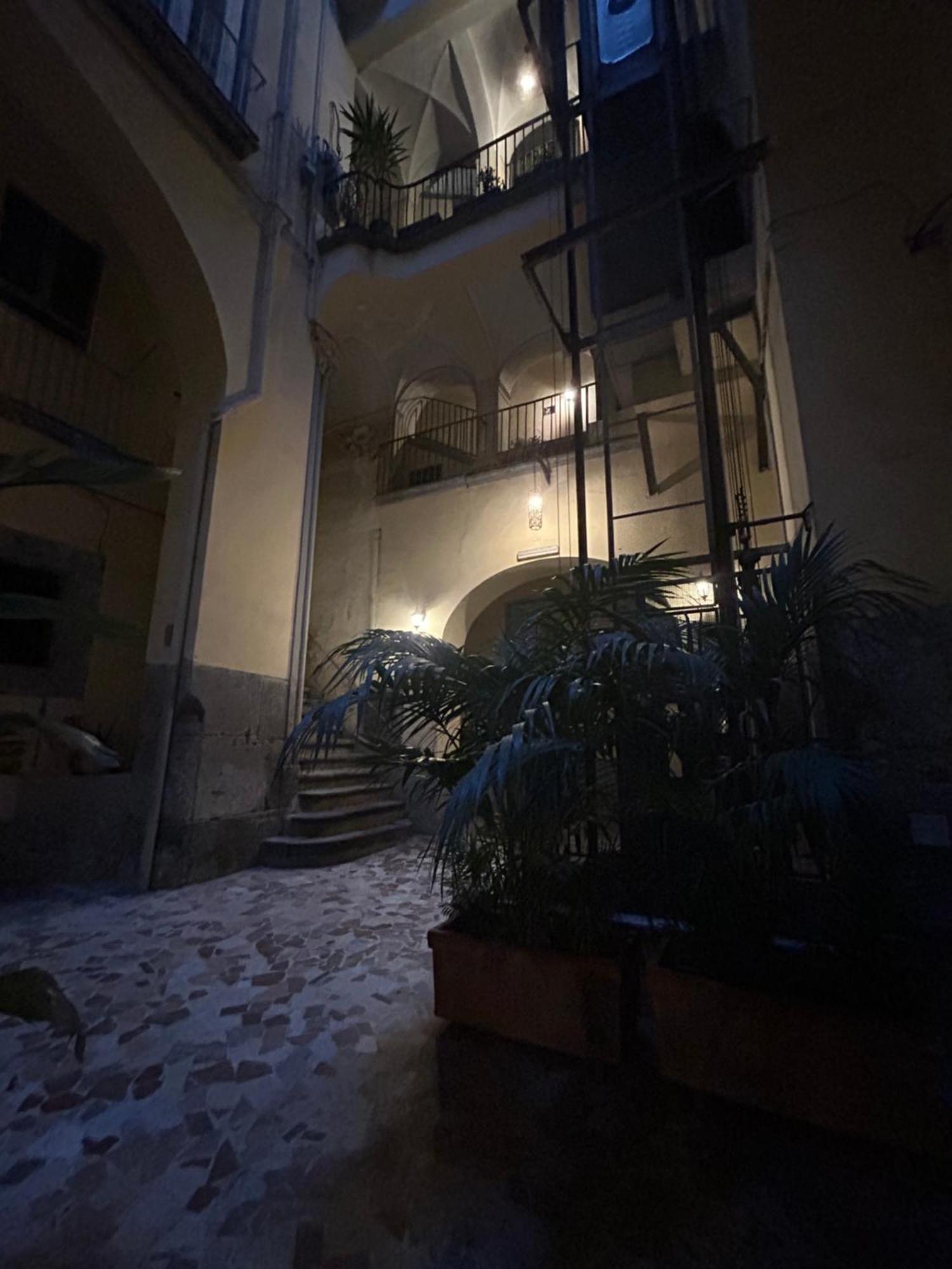Anni Apartment Chiaia Napoli Ngoại thất bức ảnh